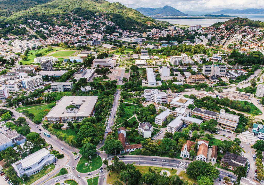 Convocatoria para personal administrativo y docente